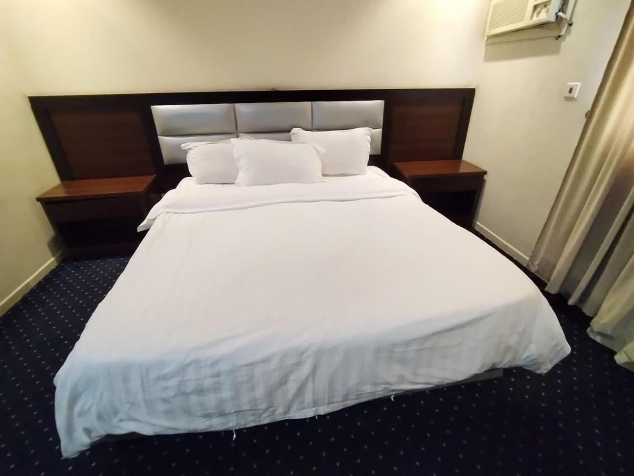 فندق الفرسان المتحدة فرع الفيصلية Aparthotel Jeddah Exterior photo